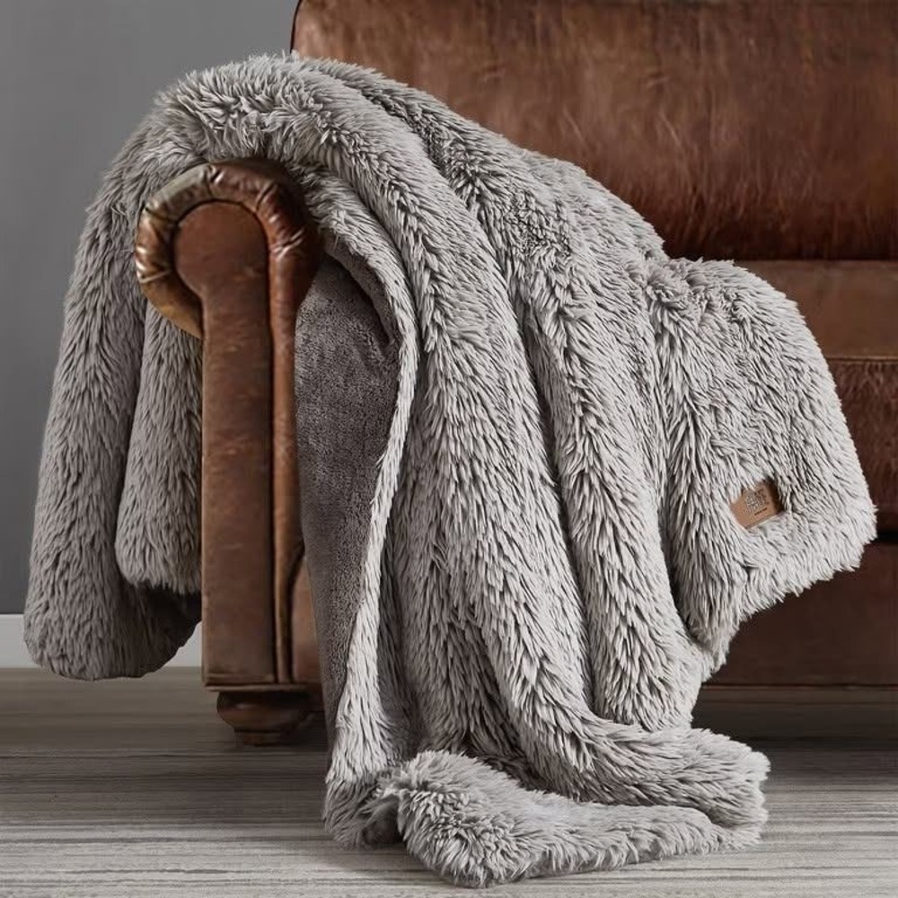 FRYE Arctic Luxe Faux Fur Throw Blanket 60x70 Ivory Light Gray Reversible Plush